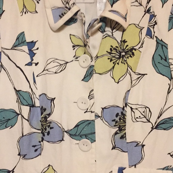 Women's stylish 6 PETITE NWOT blazer. JACKET - Picture 4 of 7